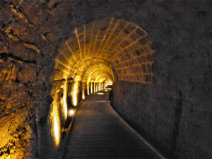 Kruisvaarders tunnel  - verbinding tussen fort en haven 