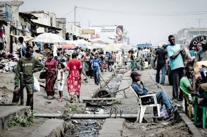 Straßenszene in Kinshasa